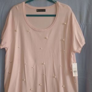 Pink short sleeve, sweater with white pearls
